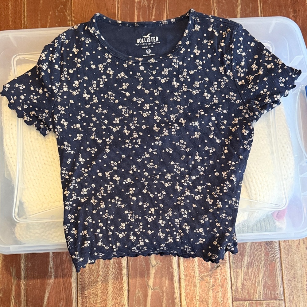Hollister Navy Blue Floral Ruffle-Hem Tee